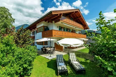 Ein Garten an der Unterkunft Haus am Balsberg