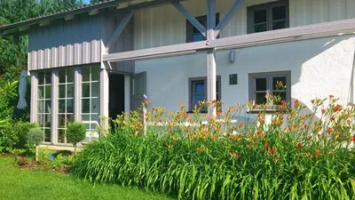 Ein Garten an der Unterkunft Ferienhaus Schmidt