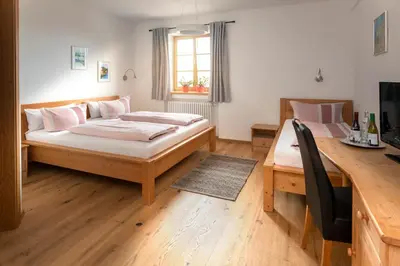 Ein Bett oder Betten in einem Zimmer der Unterkunft Pension Bernhardhof