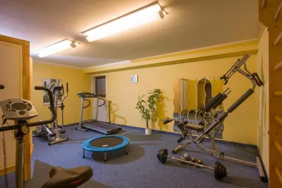 Das Fitnesscenter und/oder die Fitnesseinrichtungen in der Unterkunft Bergschlössl - Massionettwohnung 12