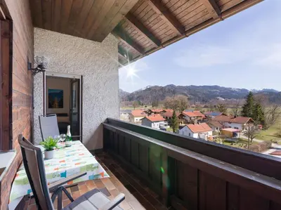Ein allgemeiner Bergblick oder ein Berglick von der Ferienwohnung aus