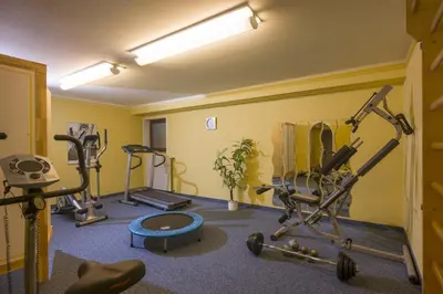 Das Fitnesscenter und/oder die Fitnesseinrichtungen in der Unterkunft Bergschlössl - Massionettwohnung 16