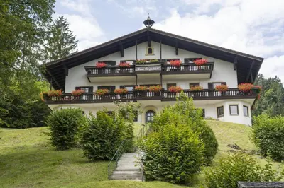 Ein Garten an der Unterkunft Bergschlössl - Eckwohnung 24