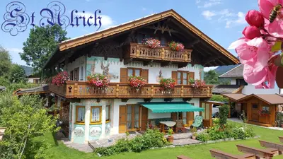 Ein Garten an der Unterkunft Feriendomizil St. Ulrich
