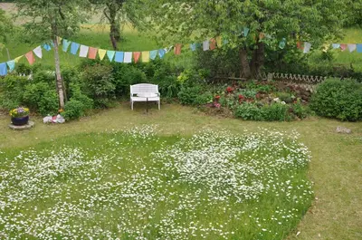 Ein Garten an der Unterkunft Bed and Breakfast Bavaria München