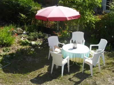 Ein Garten an der Unterkunft Bed and Breakfast Bavaria München