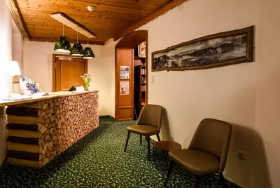 Ein Sitzbereich in der Unterkunft Seehotel zur Post