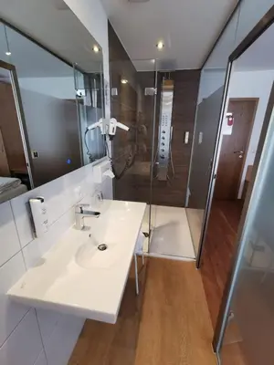 Ein Badezimmer in der Unterkunft Hotel Alte Post