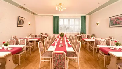 Ein Sitzbereich in der Unterkunft Hotel Alte Post