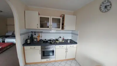 Küche/Küchenzeile in der Unterkunft Sunny 1-room apartment near railway station