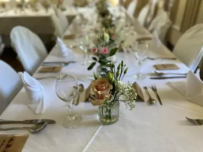Ein Restaurant oder anderes Speiselokal in der Unterkunft Gasthaus Fischerrosl
