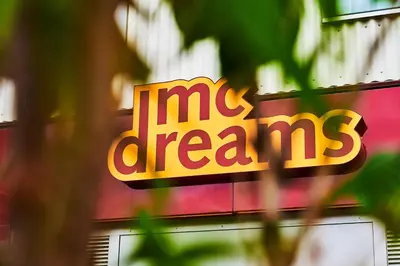 Ein Zertifikat, Auszeichnung, Logo oder anderes Dokument, das in der Unterkunft McDreams Hotel München - Messe ausgestellt ist