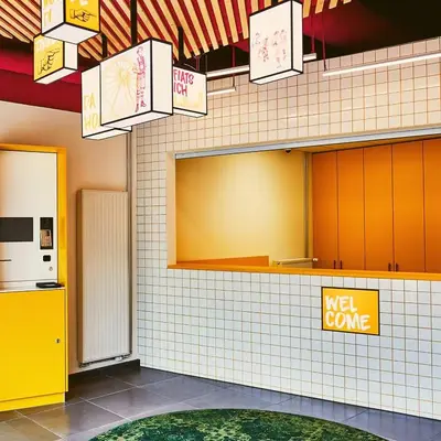 Küche/Küchenzeile in der Unterkunft McDreams Hotel München - Messe