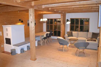 Ein Sitzbereich in der Unterkunft Chalet Königsstand