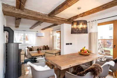 Ein Sitzbereich in der Unterkunft exklusives Alpenchalet mit Jacuzzi & Sauna für bis zu 10 Personen