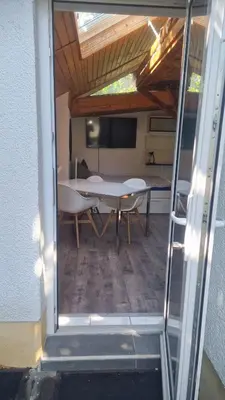 TV/Unterhaltungsangebot in der Unterkunft WOHLFÜHLOASE - Zimmer, Appartment - im Herzen STARNBERGS