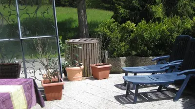 Ein Garten an der Unterkunft Landhaus Wiesenhof