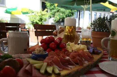 Essen in der Pension oder in der Nähe