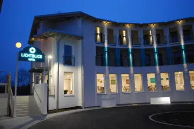 Das Gebäude in dem sich das Hotel befindet