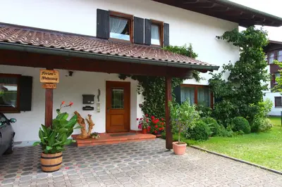 Ein Garten an der Unterkunft Ferienwohnung Maag