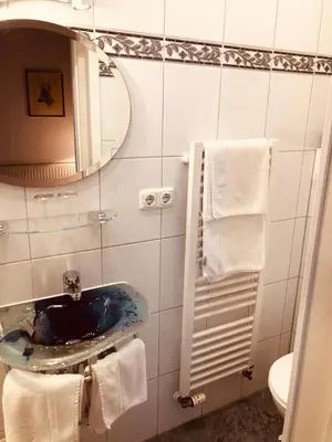 Ein Badezimmer in der Unterkunft König Ludwig Stub´n