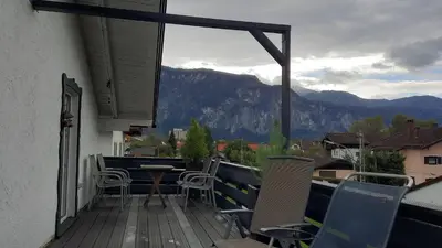 Ein allgemeiner Bergblick oder ein Berglick von der Ferienwohnung aus