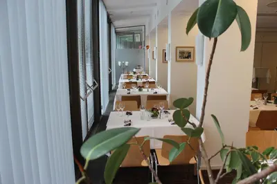 Ein Restaurant oder anderes Speiselokal in der Unterkunft Ausbildungshotel St. Theresia