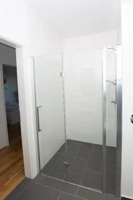 Ein Badezimmer in der Unterkunft My room serviced apartment-Messe