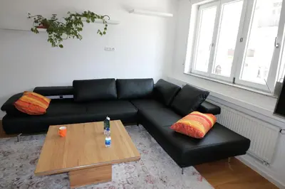 Ein Sitzbereich in der Unterkunft Fewo am Josephsplatz 125 m2