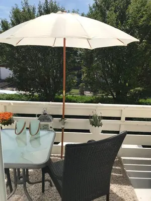 Ein Balkon oder eine Terrasse in der Unterkunft Moderne Ferienwohnung direkt in Landsberg am Lech