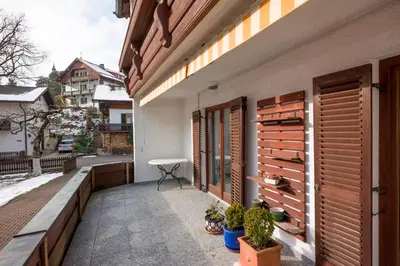 Das Gebäude in dem sich die Ferienwohnung befindet