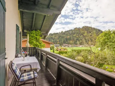 Ein allgemeiner Bergblick oder ein Berglick von der Ferienwohnung aus