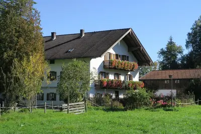 Ein Garten an der Unterkunft Ferienwohnung Leitner
