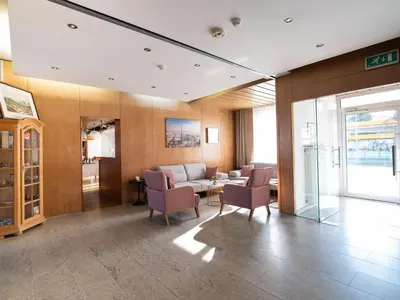 Ein Sitzbereich in der Unterkunft DONAUHOTEL Ingolstadt
