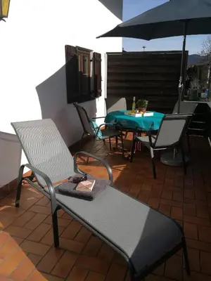 Ein Sitzbereich in der Unterkunft Ferienwohnung Gärtner
