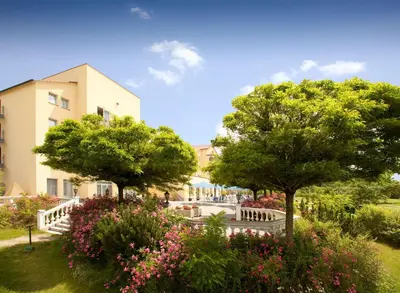 Ein Garten an der Unterkunft Dorint MARC AUREL Spa & Golf Resort