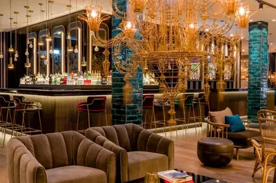Ein Sitzbereich in der Unterkunft Motel One München-Haidhausen