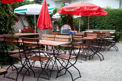Ein Restaurant oder anderes Speiselokal in der Unterkunft Landgasthof Pilsenhof Entenbraterei