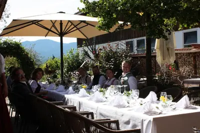 Ein allgemeiner Bergblick oder ein Berglick von des Hotels aus
