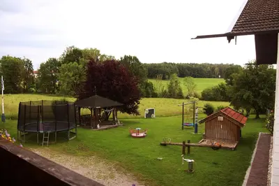 Ein Kinderspielbereich in der Unterkunft Schellenberger Hof