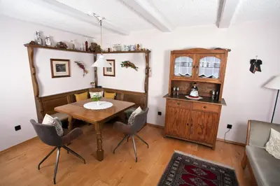 Ein Sitzbereich in der Unterkunft Ferienwohnung Deubzer in Palling