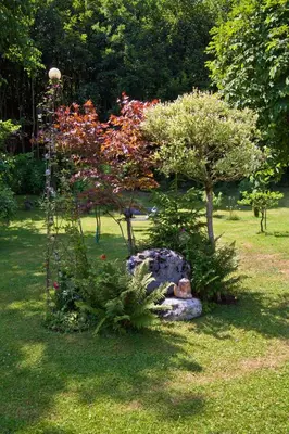Ein Garten an der Unterkunft Ferienwohnung Deubzer in Palling