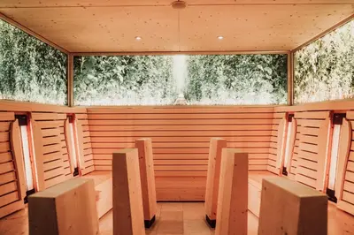 Ein Sitzbereich in der Unterkunft Der Eisvogel - Wellness- & Genusshotel