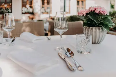 Getränke in der Unterkunft Der Eisvogel - Wellness- & Genusshotel