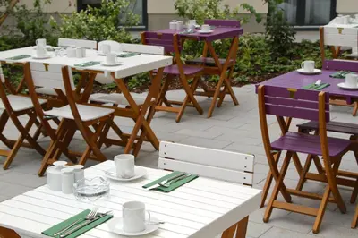 Ein Restaurant oder anderes Speiselokal in der Unterkunft Augusten Hotel München
