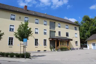 Das Gebäude in dem sich das Hotel befindet