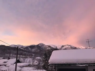 Ein allgemeiner Bergblick oder ein Berglick von der Ferienwohnung aus