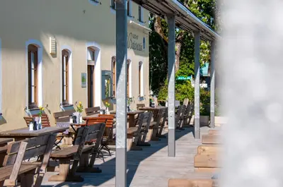 Ein Restaurant oder anderes Speiselokal in der Unterkunft Landhotel & Gasthof Baiernrain