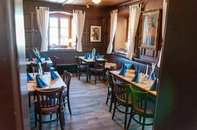 Ein Restaurant oder anderes Speiselokal in der Unterkunft Landhotel & Gasthof Baiernrain