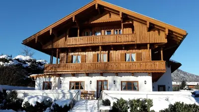 Das Gebäude in dem sich die Ferienwohnung befindet